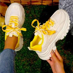 Women lace-up front chunky shoes, sporty outdoors sneakers. Size 8